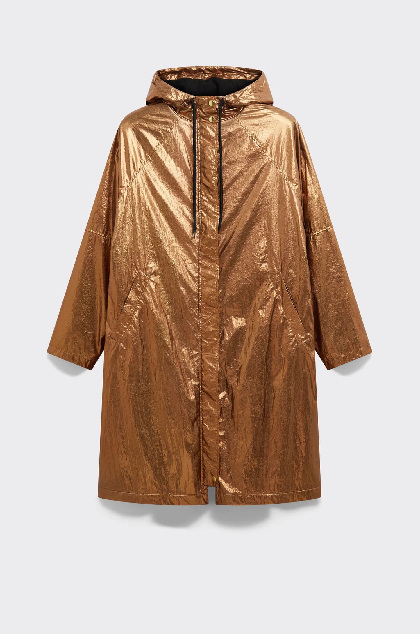 Une pièce de superposition intemporelle avec une coupe raffinée, adaptée aux tenues professionnelles et formelles.